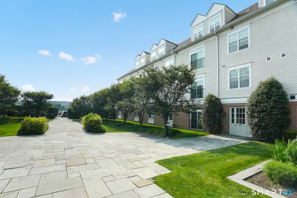 $584,900 | 142 East Avenue, Unit A305, Norwalk, CT 06851