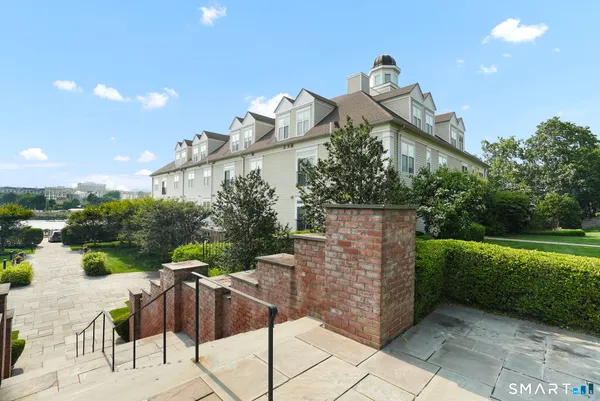 $584,900 | 142 East Avenue, Unit A305, Norwalk, CT 06851