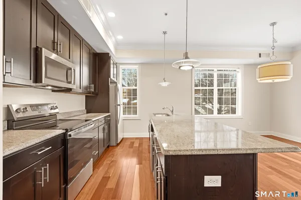 $584,900 | 142 East Avenue, Unit A305, Norwalk, CT 06851