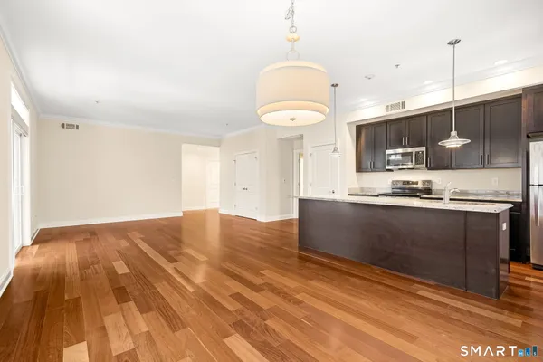 $584,900 | 142 East Avenue, Unit A305, Norwalk, CT 06851