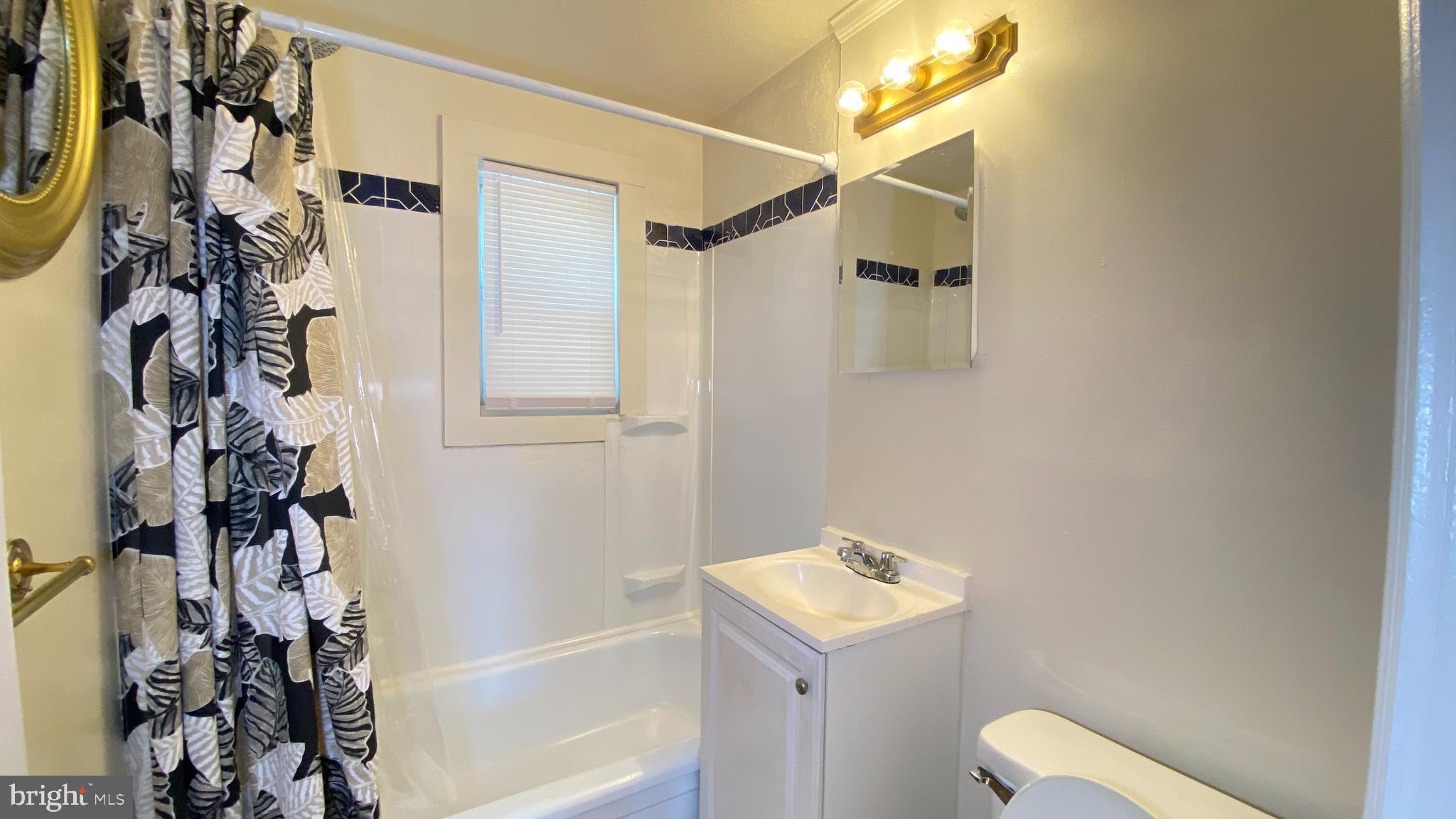 323 Rural Avenue Chester, PA 19013 - Photo 12 of 25 Gallery Image 12