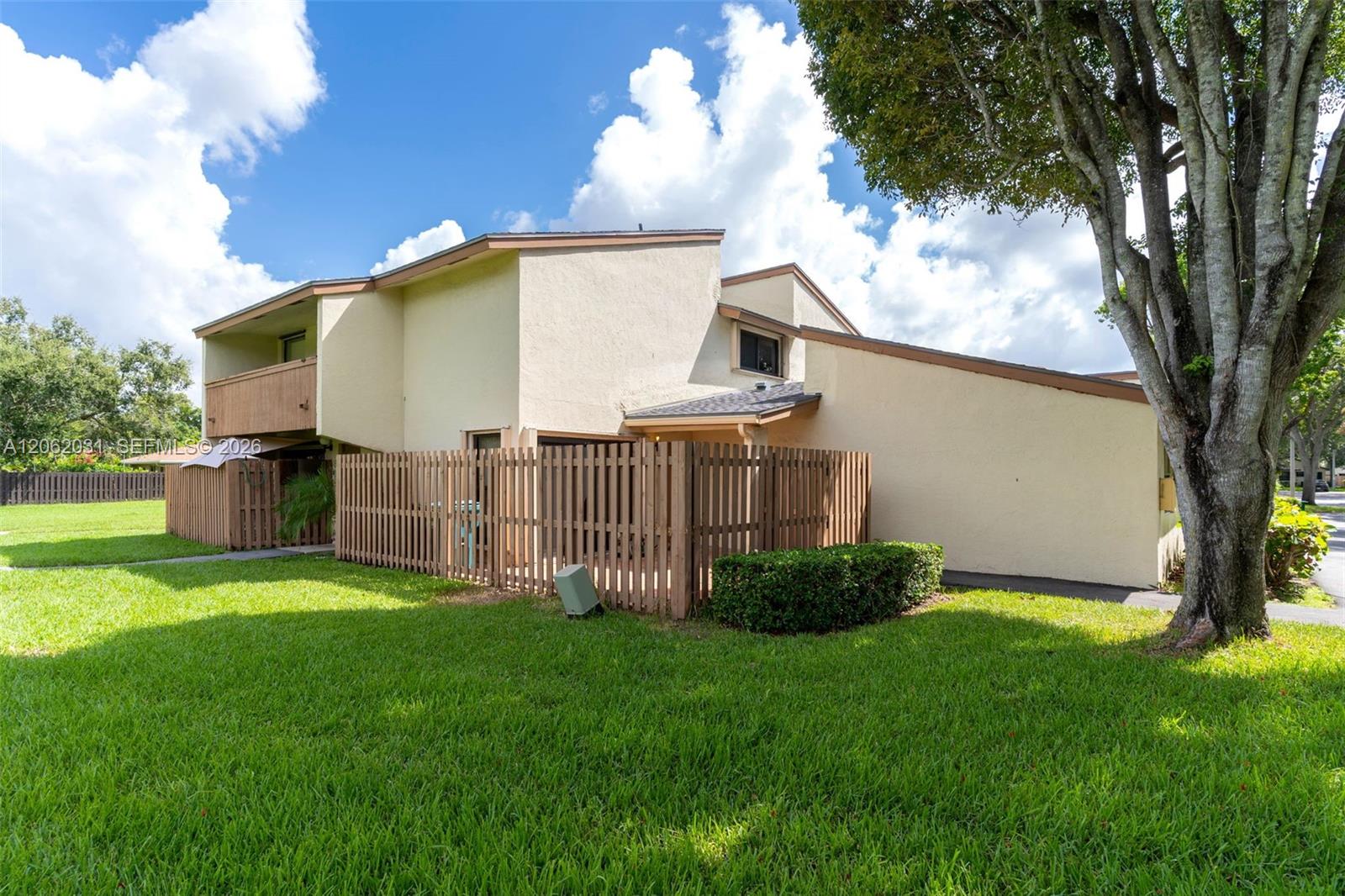 11411 Southwest 109th Road, Unit 50Y Miami, FL 33176 - Photo 3 of 40 Corner Side View