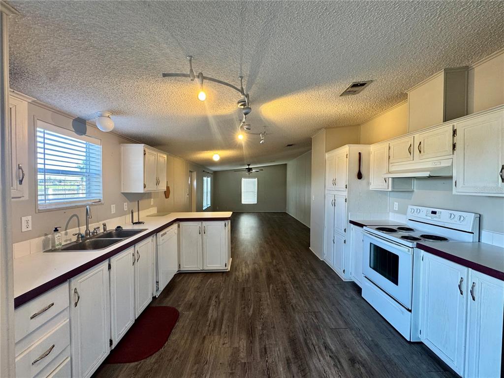 3713 Smith Ryals Road Plant City, FL 33567 - Photo 8 of 25