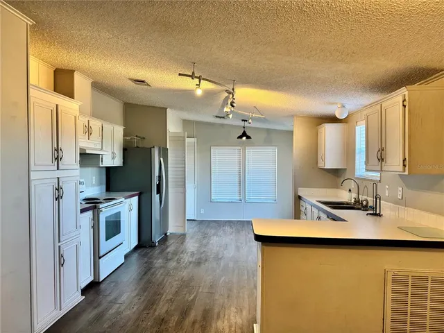 $1,800 | 3713 Smith Ryals Road, Plant City, FL 33567