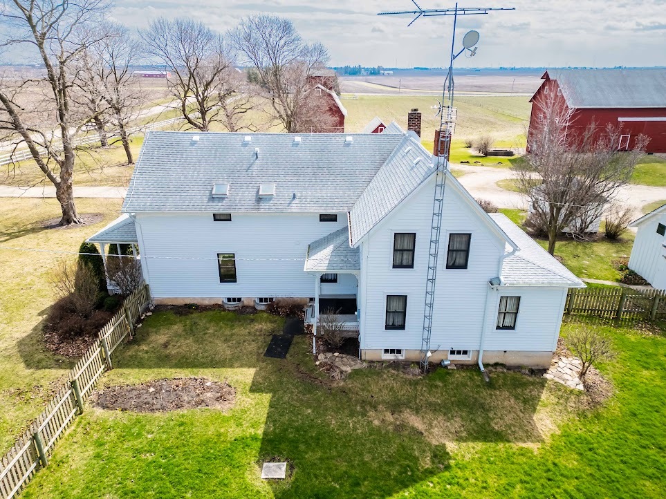 23659 Malta Road Malta, IL 60150 - Photo 106 of 111 a view of a house with backyard