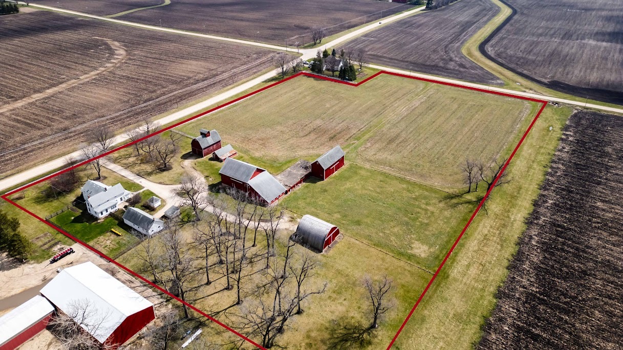 23659 Malta Road Malta, IL 60150 - Photo 107 of 111 a view of outdoor space and seating area