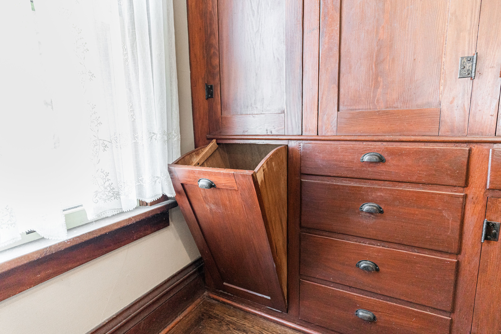 23659 Malta Road Malta, IL 60150 - Photo 14 of 111 a view of a dresser