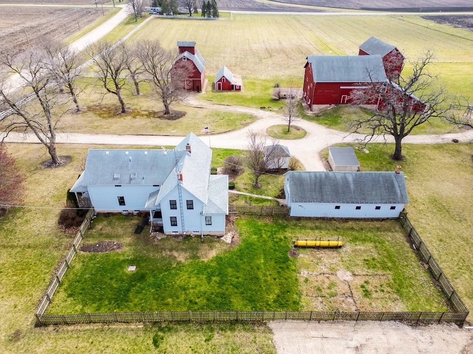23659 Malta Road Malta, IL 60150 - Photo 2 of 111