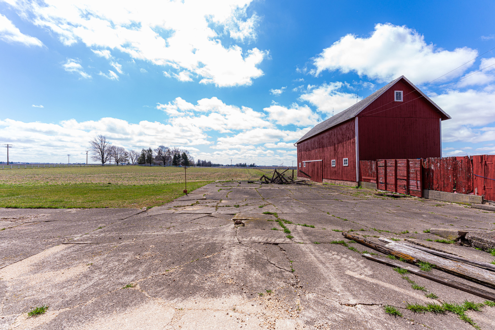 23659 Malta Road Malta, IL 60150 - Photo 71 of 111 a view of a house with a yard