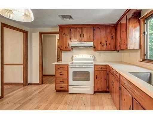 11 Whipple Road Hamilton, MA 01982 - Photo 15 of 30 Gallery Image 15