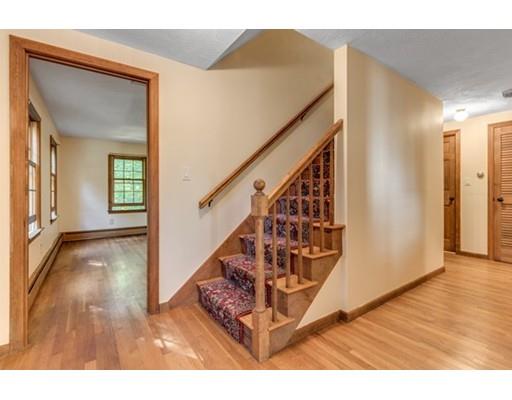 11 Whipple Road Hamilton, MA 01982 - Photo 4 of 30 Gallery Image 4