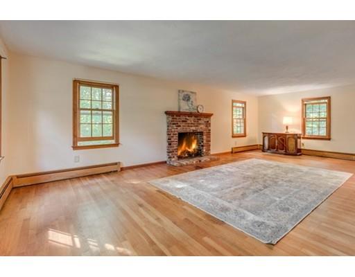 11 Whipple Road Hamilton, MA 01982 - Photo 5 of 30 Gallery Image 5