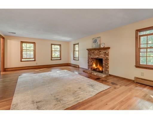 11 Whipple Road Hamilton, MA 01982 - Photo 6 of 30 Gallery Image 6