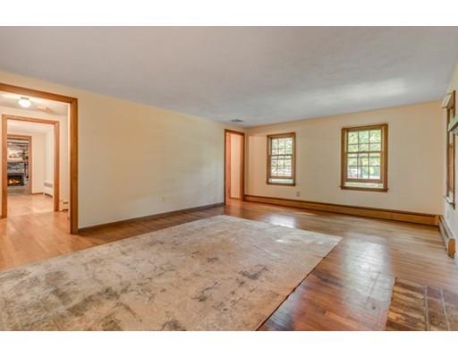 11 Whipple Road Hamilton, MA 01982 - Photo 7 of 30 Gallery Image 7