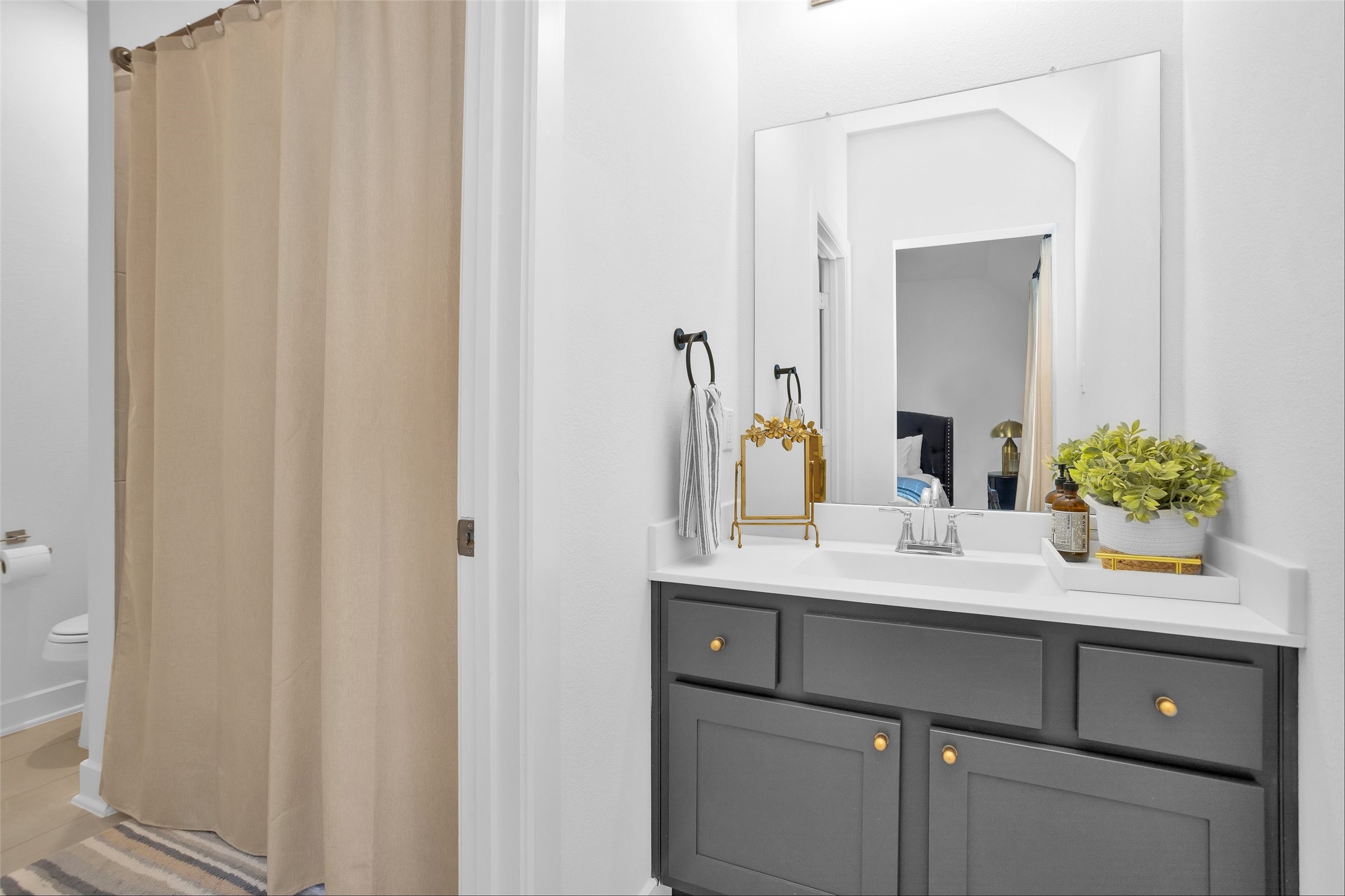 108 Stephens Rdg Lane Montgomery, TX 77316 - Photo 39 of 50 a bathroom with a sink and a mirror