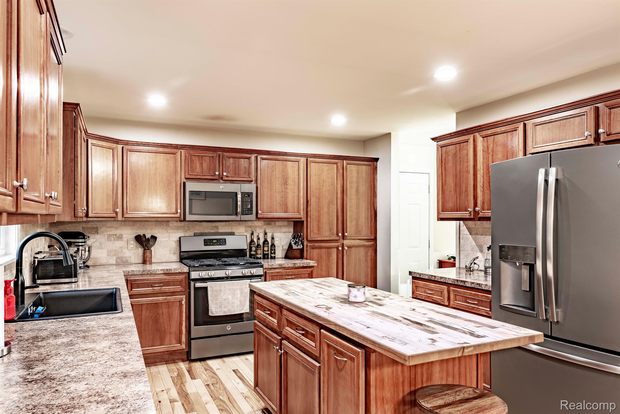 42 Peters Path Lapeer, MI 48446 - Photo 18 of 56 Gallery Image 18