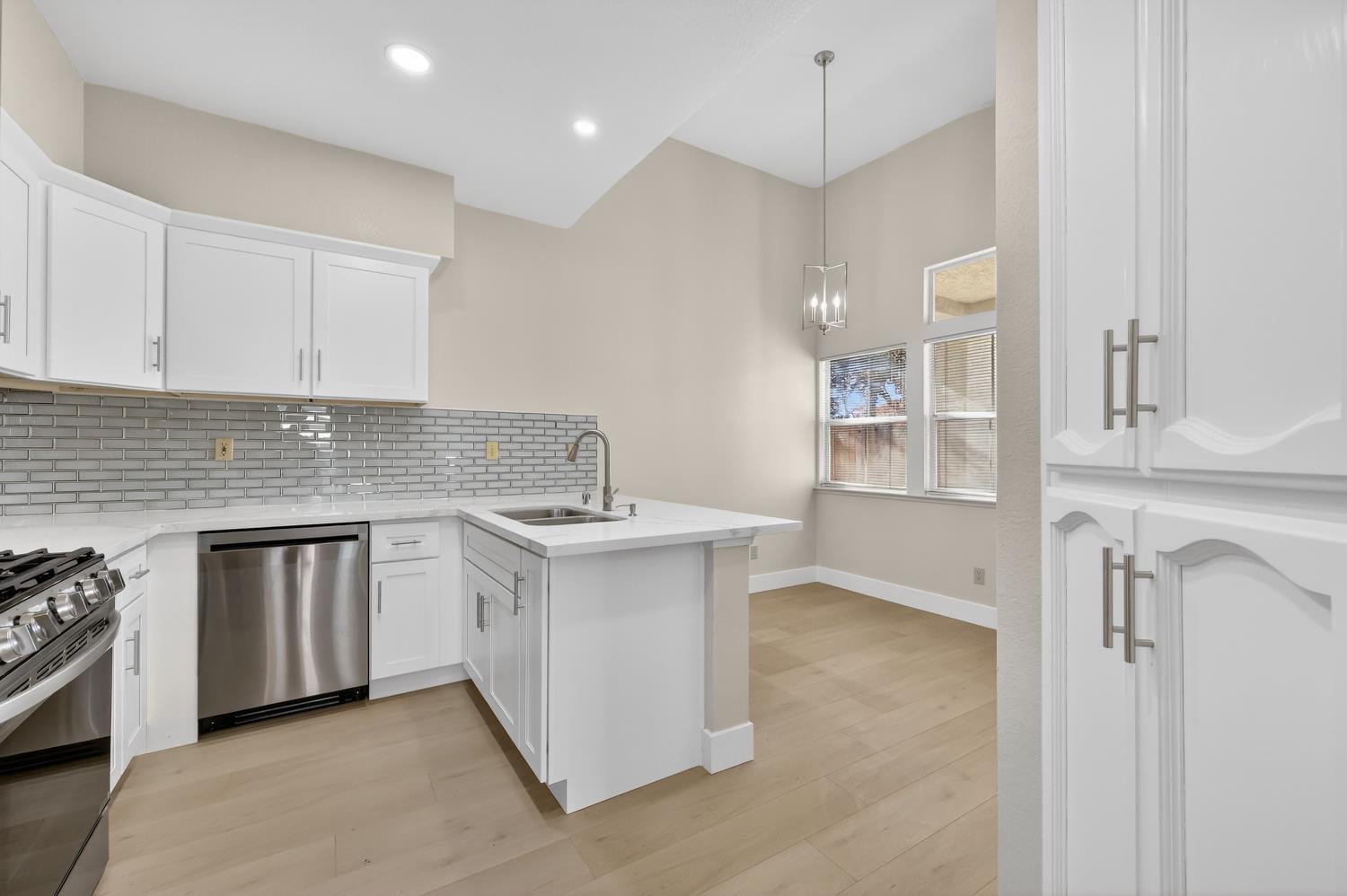 102 Moylan Way Folsom, CA 95630 - Photo 14 of 60