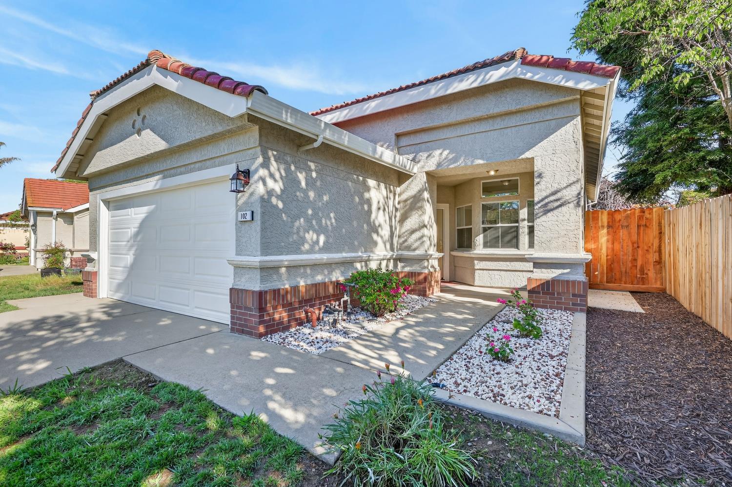 102 Moylan Way Folsom, CA 95630 - Photo 4 of 60