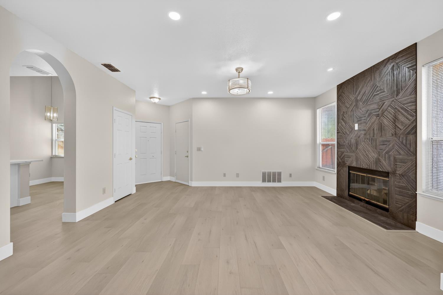 102 Moylan Way Folsom, CA 95630 - Photo 9 of 60