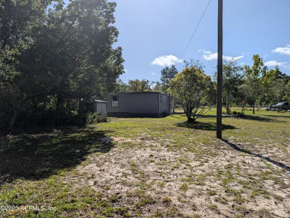 a view of a yard
