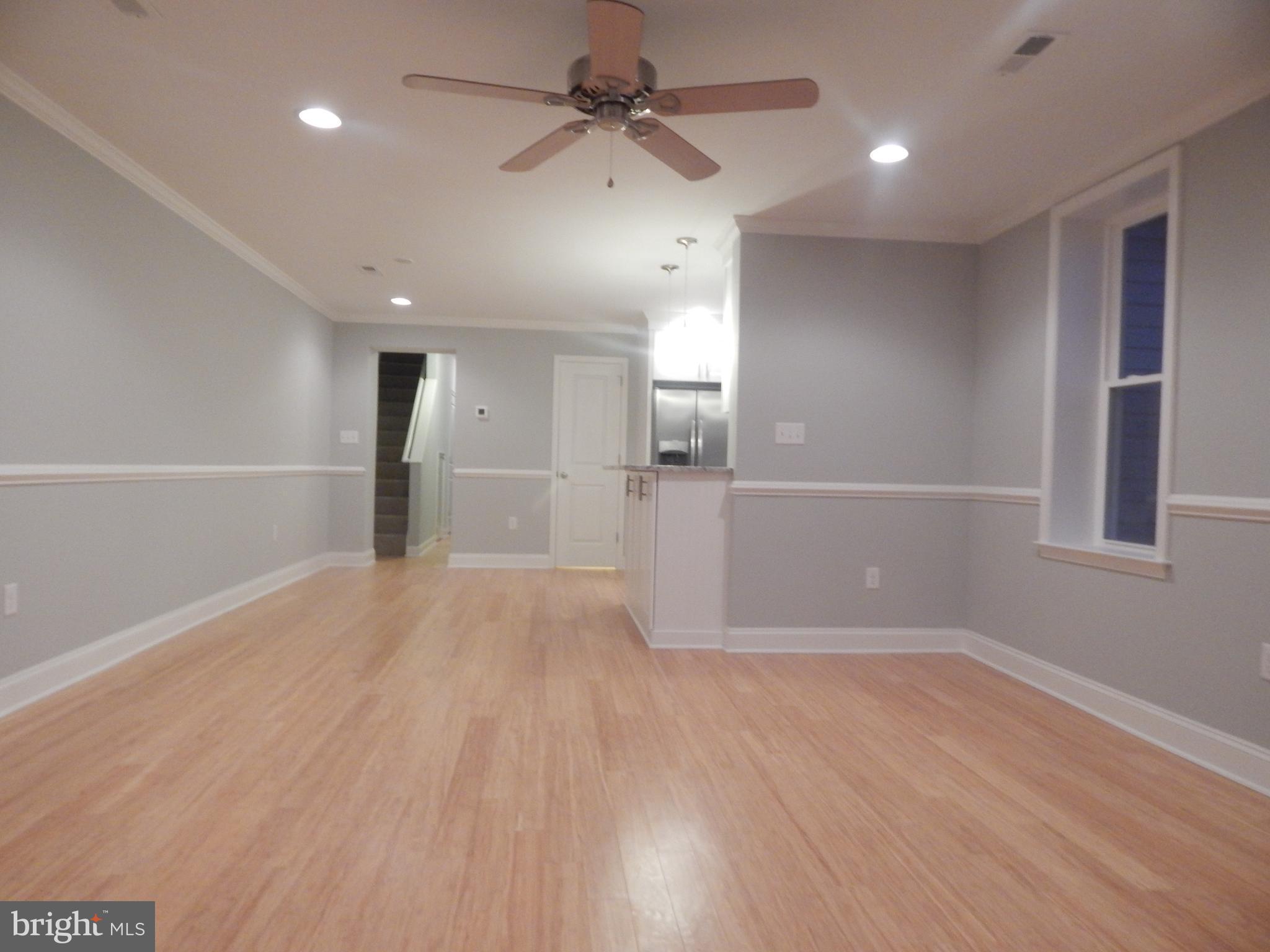 703 Hyde Park Road Baltimore, MD 21221 - Photo 13 of 24 Living Room