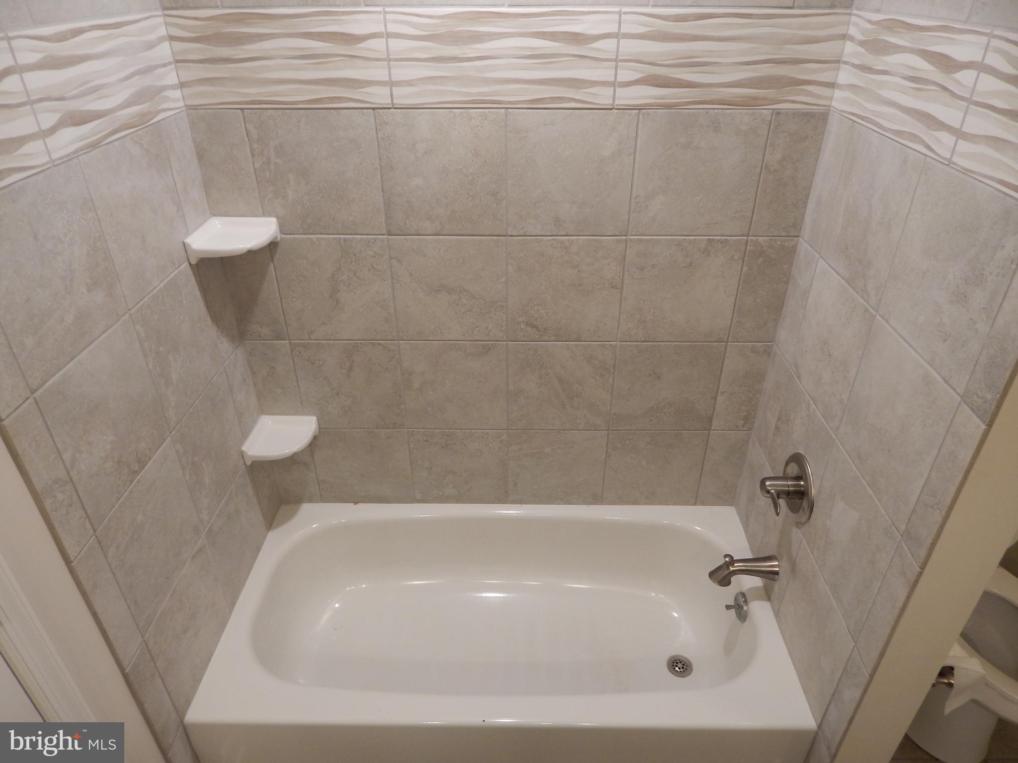 703 Hyde Park Road Baltimore, MD 21221 - Photo 15 of 24 Bath