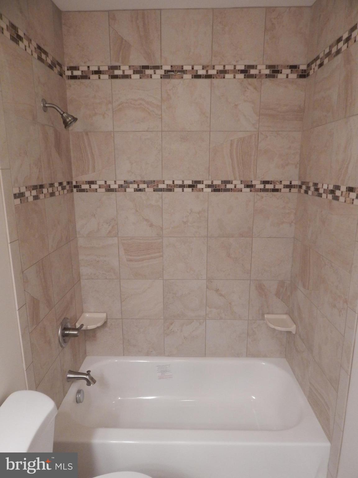 703 Hyde Park Road Baltimore, MD 21221 - Photo 19 of 24 Bath