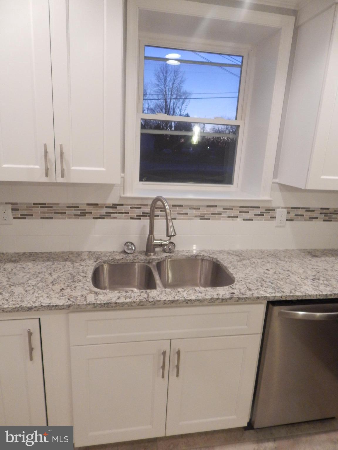 703 Hyde Park Road Baltimore, MD 21221 - Photo 6 of 24 Kitchen