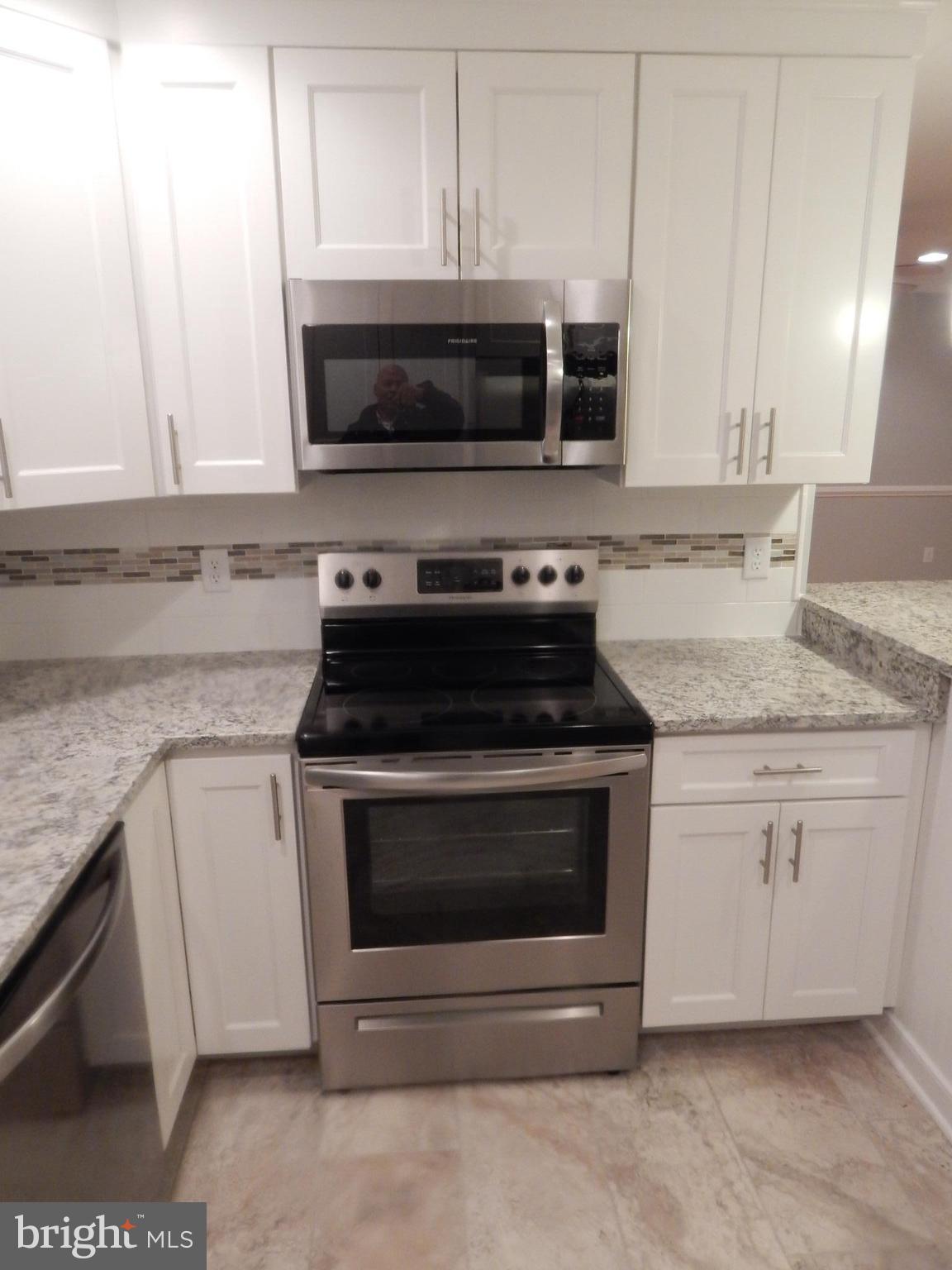 703 Hyde Park Road Baltimore, MD 21221 - Photo 8 of 24 Kitchen