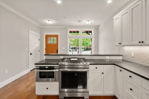 $875,000 | 2 Abbey Road, Unit 2, Sherborn, MA 01770