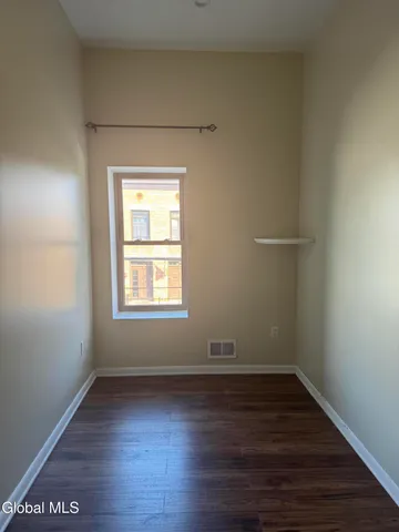 $1,500 | 610 23rd Street, Watervliet, NY 12189