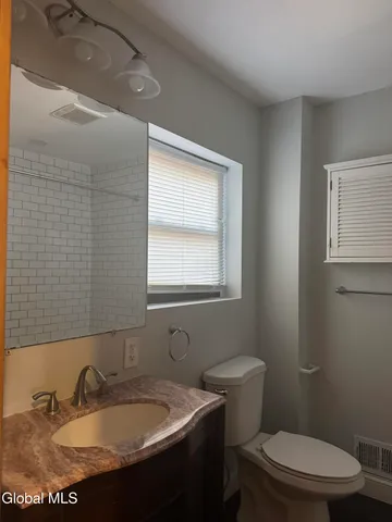 $1,500 | 610 23rd Street, Watervliet, NY 12189