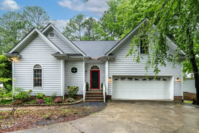 $688,000 | 6 Chelan Court, Durham, NC 27713