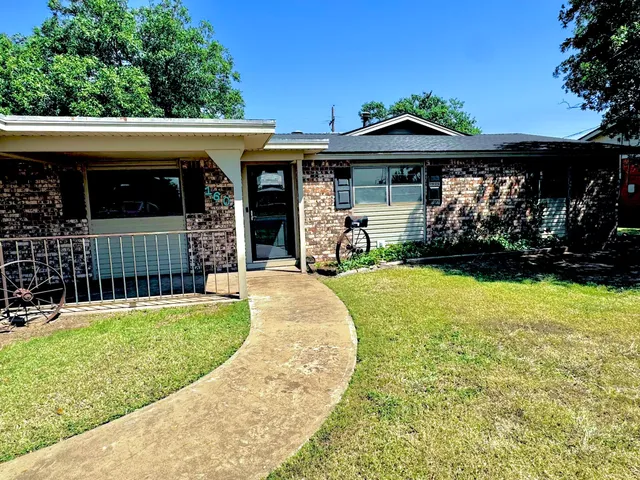 $150,000 | 1604 Ennis Street, Plainview, TX 79072
