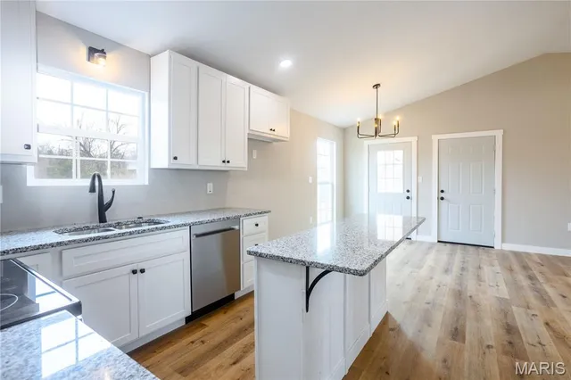 $272,950 | 1123 Moulton Street, De Soto, MO 63020