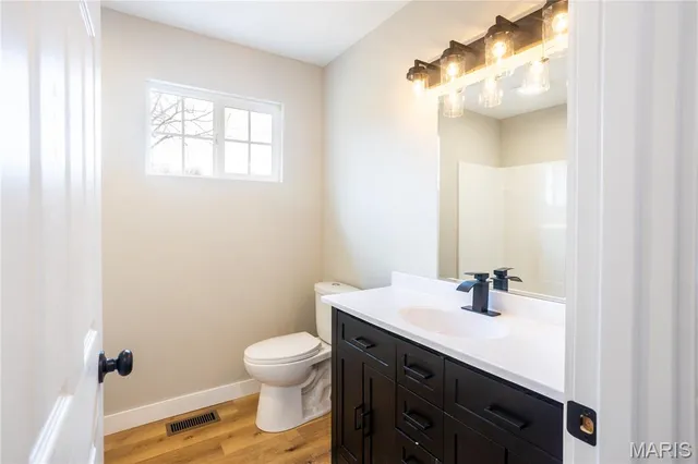 $272,950 | 1123 Moulton Street, De Soto, MO 63020