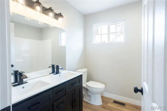 $272,950 | 1123 Moulton Street, De Soto, MO 63020