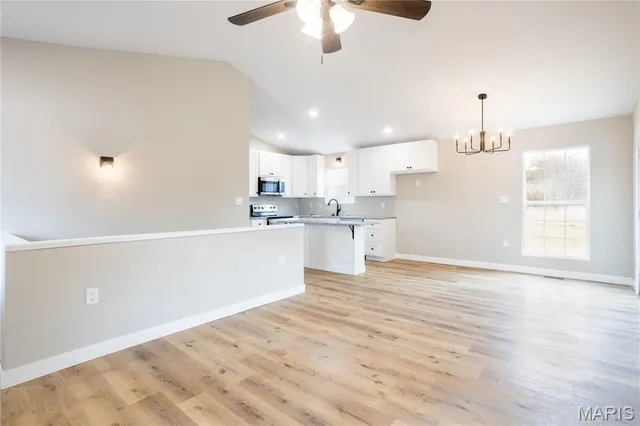 $272,950 | 1123 Moulton Street, De Soto, MO 63020