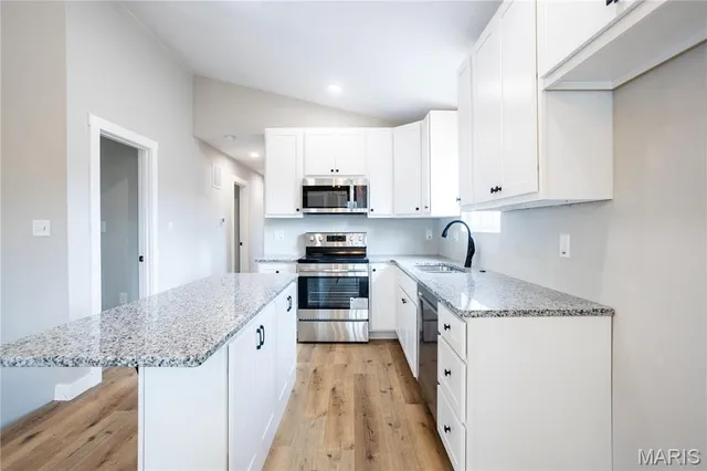 $272,950 | 1123 Moulton Street, De Soto, MO 63020