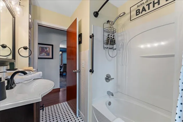 $284,000 | 1402 Dodge Street, Kewaunee, WI 54216