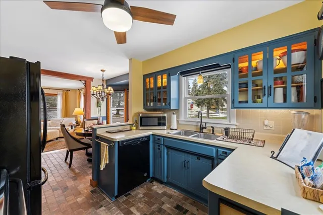 $284,000 | 1402 Dodge Street, Kewaunee, WI 54216