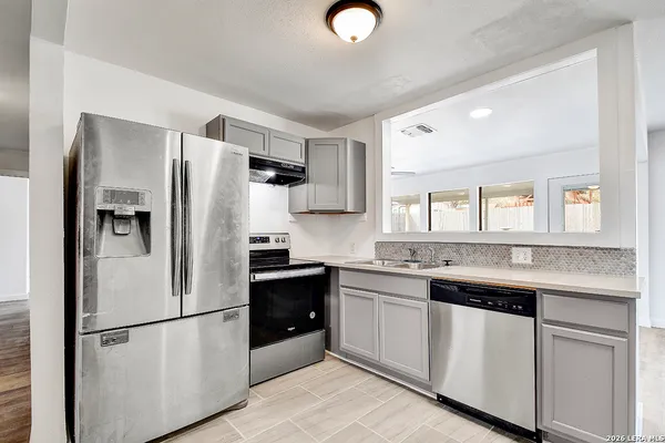 $1,950 | 6707 Desilu Drive, San Antonio, TX 78240