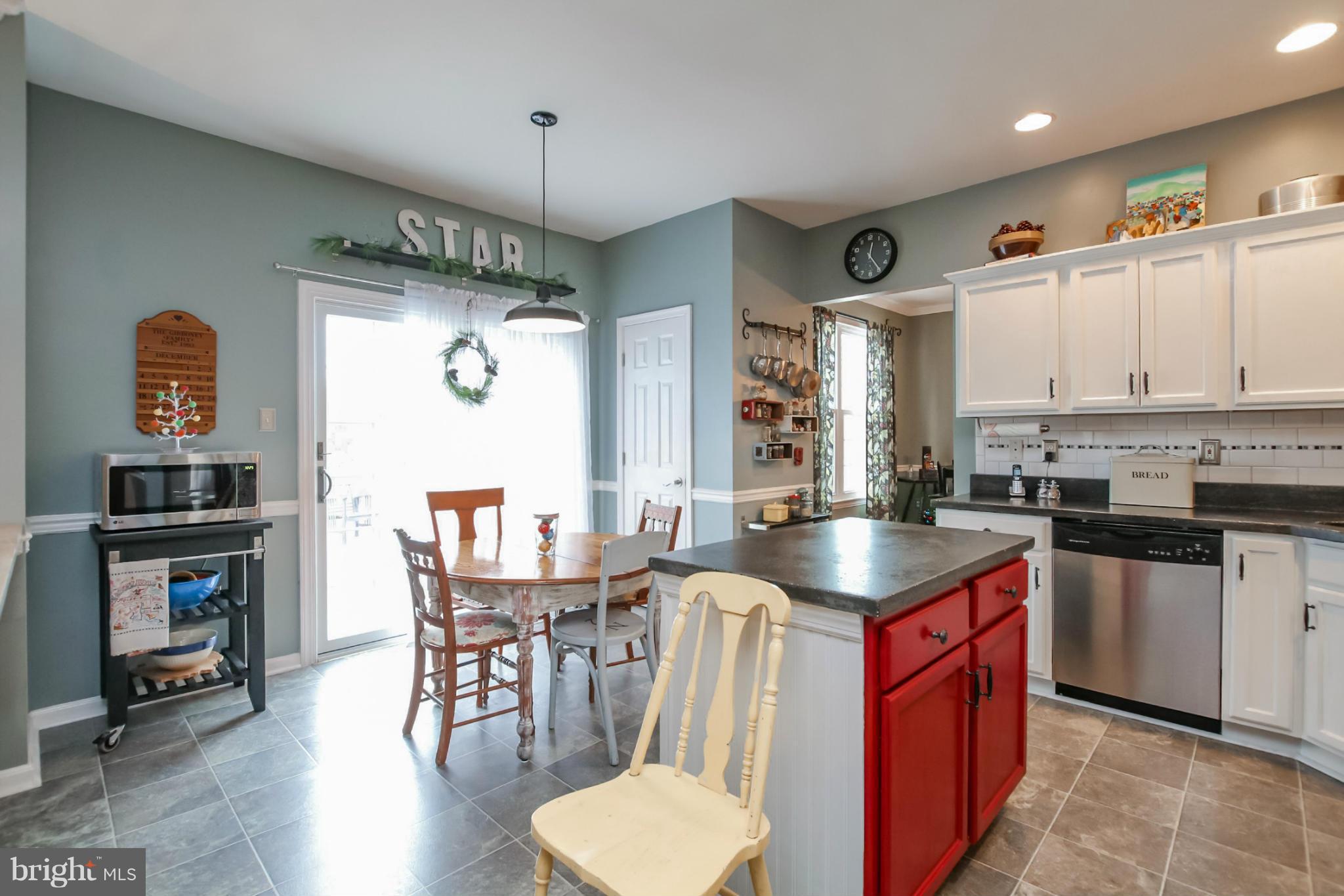 1928 Old Post Road Crofton, MD 21114 - Photo 10 of 30 Eat In Kitchen wSlider to Deck