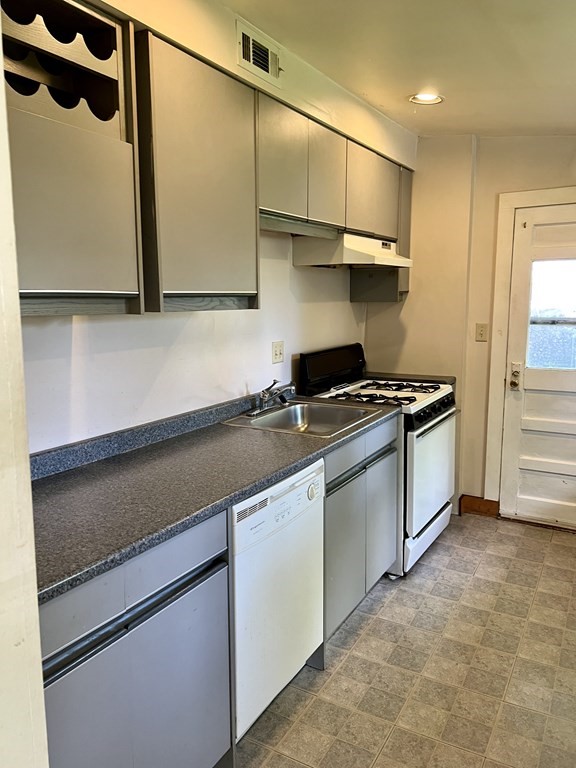 21 Lafayette Street Marblehead, MA 01945 - Photo 3 of 22