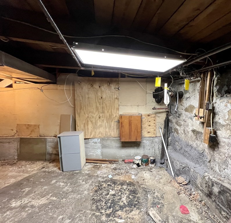 21 Lafayette Street Marblehead, MA 01945 - Photo 9 of 22