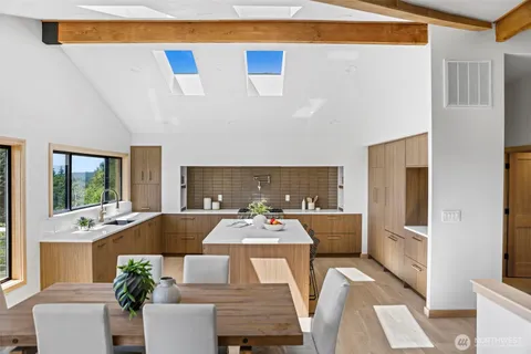 $2,150,000 | 12303 206th Place Southeast, Issaquah, WA 98027