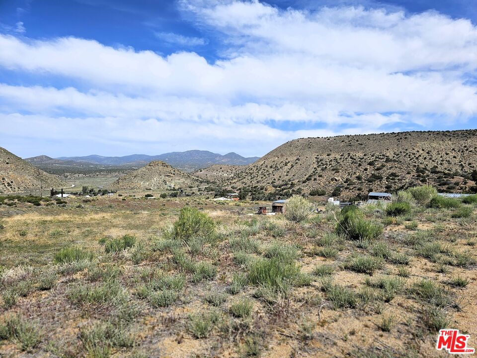 22505 Valley View Drive Tehachapi, CA 93561 - Photo 27 of 28 a view of a large building