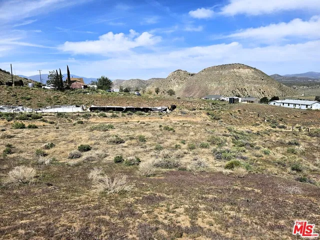 a view of mountain view with sky view