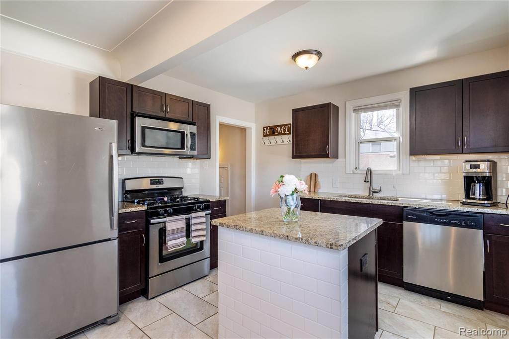 1402 East 10 Mile Road Ferndale, MI 48220 - Photo 10 of 24