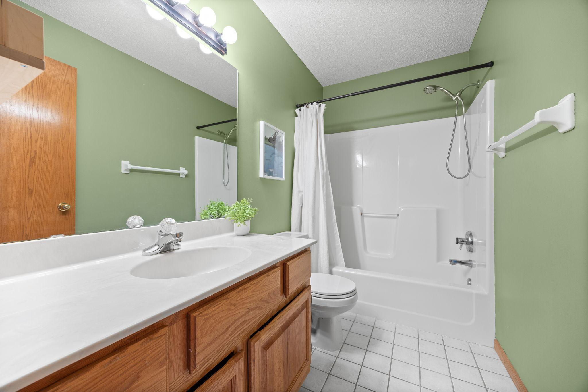 1748 Valley Ridge Place Chanhassen, MN 55317 - Photo 21 of 35 Gallery Image 21